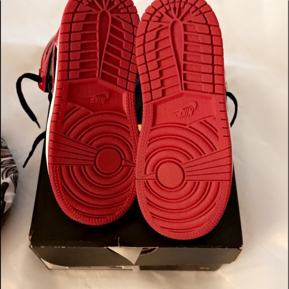 Jordan 1 retro oh high 9c toddler black and red patent leather - Picture 4 of 5